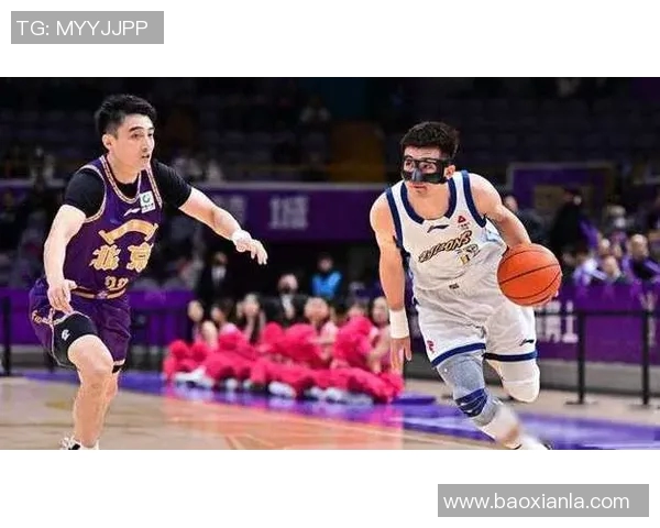 广厦队与上海队激战正酣谁将赢得这场篮球巅峰对决